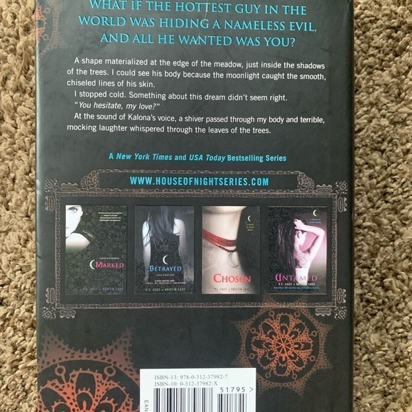 Hunted A House of Night Novel by P.C.Cast & Kristin Cast Hard Cover Book - Picture 2 of 3